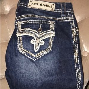 Rock revival easy skinny jeans. Size 27.